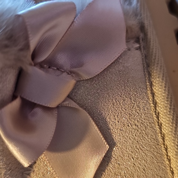 BEARPAW TODDLER GIRL FUR LINED REAL LEATHER ROSE GOLD GLITTER BOOTS SIZE 7 NWT - Picture 4 of 14